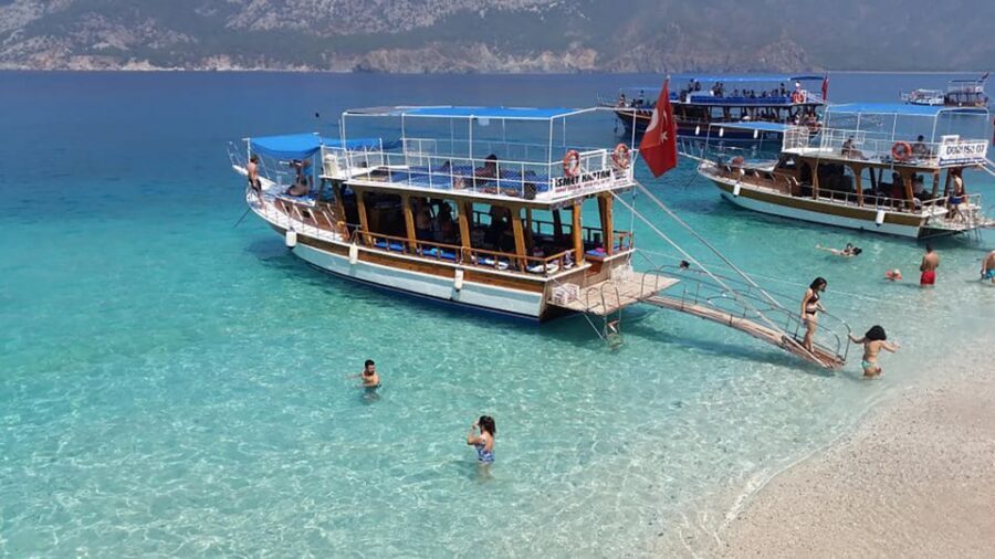 Adrasan Suluada Guided Boat Tour with Lunch - On the water: guided boat tour with a crowd factor