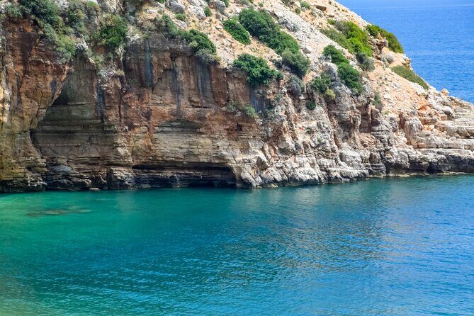Alanya Catamaran Boat Trip incl. Lunch and drinks - Meet at Red Tower and Settle In: How the Day Flows