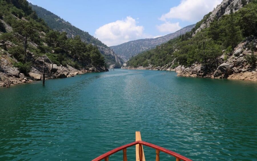 Alanya Green Canyon Boat tour with Lunch and Swimming Breaks - The boat ride over the reservoir: what you actually get for your time