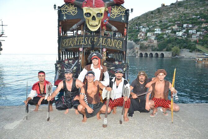 Alanya: Pirates Yacht Tour with Lunch and Soft Drinks - Group size up to 150: lively, but not chaotic