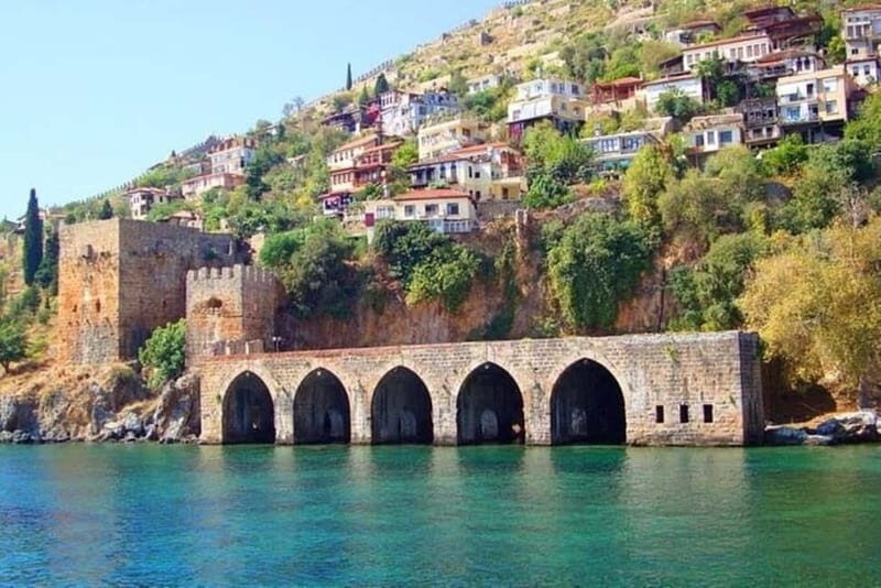 Alanya: Relax Boat Tour with Lunch & Unlimited Soft Drinks - Phosphorlu Cave Fish Feeding: The Most Interactive Moment