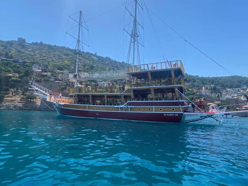 Alanya: Relax Boat Tour with Lunch & Unlimited Soft Drinks - The Boat Vibe: Low Music and Real Relaxation