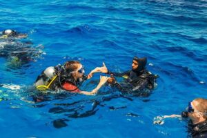 Alanya Scuba Diving with Hotel Transfer incl. Lunch - Lunch onboard: simple, filling, and timed for a day that runs on the sea
