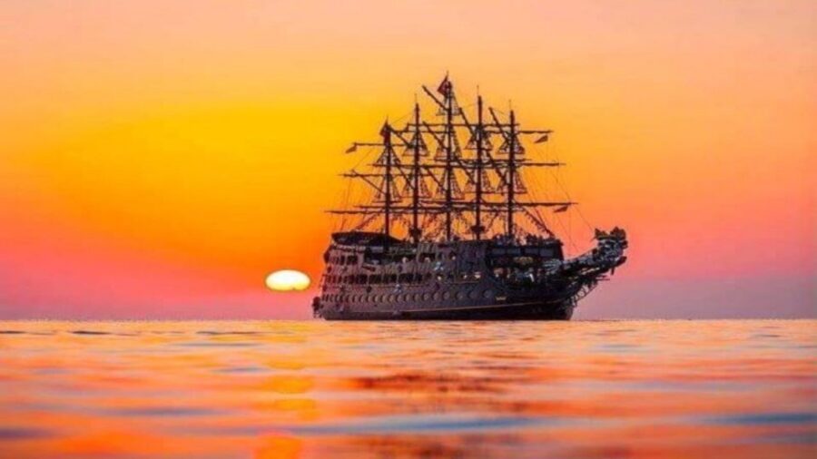 Alanya: Sunset Cruise with Dinner - Comfort, onboard facilities, and the music level reality