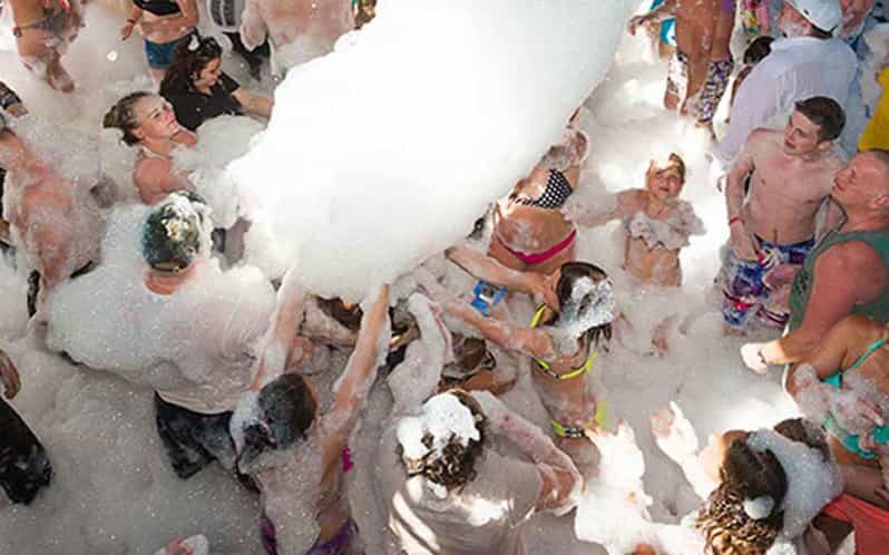Alanya: Sunset Yacht Tour with Dinner and Unlimited Drinks - Drinks, Dinner, and the Foam-Party Factor