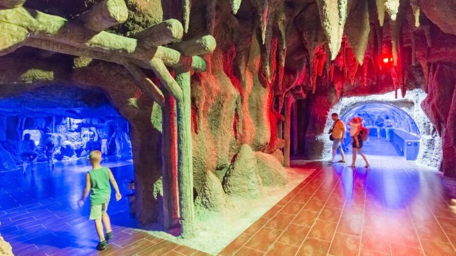 Antalya: Aquarium, Wax Museum, Snow World, Wild Park - Navigating 40 themed areas without losing your day