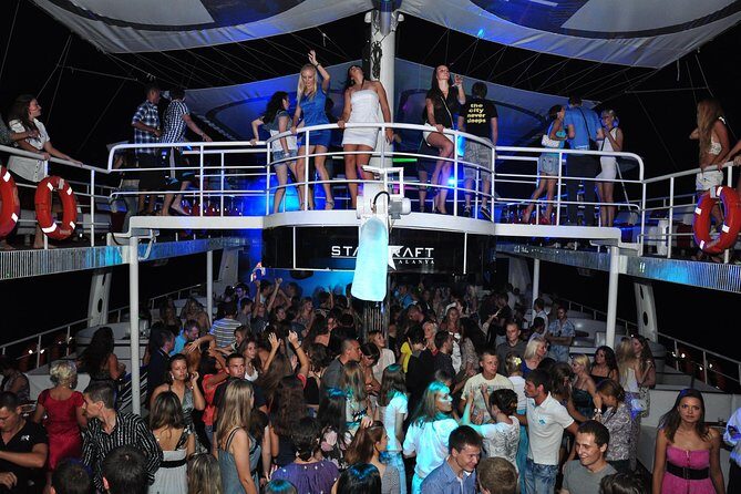 From Alanya & Side: Transfer to the Night Disco Boat Tour - Timing, Waiting, and Group Size on a 600-Person Boat