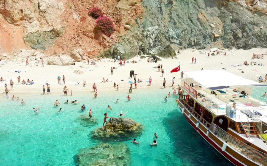 From Side/Alanya: Suluada Island Boat Trip with Lunch - Crew, driver, and languages: how communication usually works