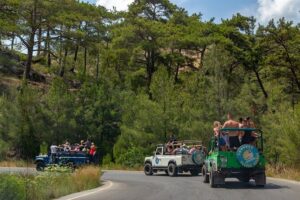 Jeep Safari Adventure around Green Canyon - Oymapınar Dam and Green Lake: The Swim Stop That Changes the Whole Day