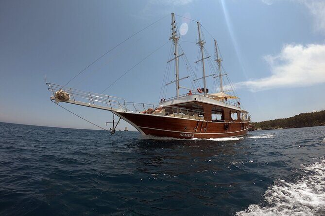 Kemer Bay Blue Cruise from Kemer - Sailing Along the Coast: Views Without the Headache