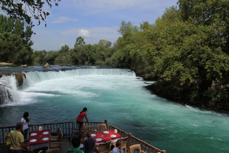 Manavgat Cruise & Grand Bazaar w/Lunch and Unlimited Drinks - Blue Mosque Stop: A Quiet Cultural Pause