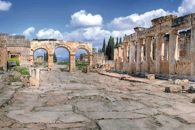 Pamukkale Hierapolis Cleopatra Pool Tour with Lunch from Antalya - Stop 1: Pamukkale travertines, plus a first look at the ruins