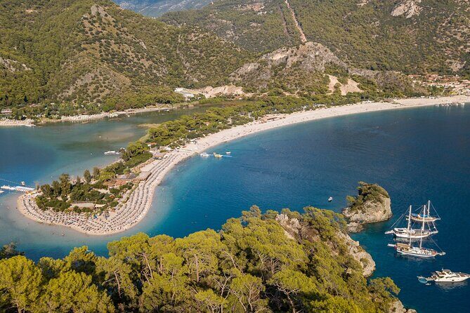 Sail Turkey: 18-39's Gulet Cruise Olympos to Fethiye - Day 4: Büyük Samanlık Plajı swim, lunch, then your finish in Fethiye harbour
