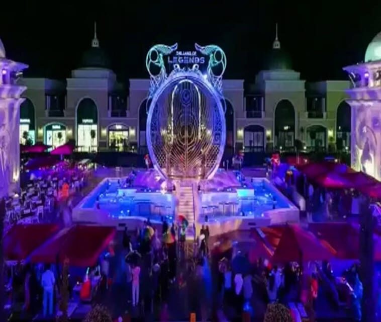 Side: Night Shows at The Land Of Legends with Transfer - Should you book Night Shows at The Land Of Legends with Transfer?